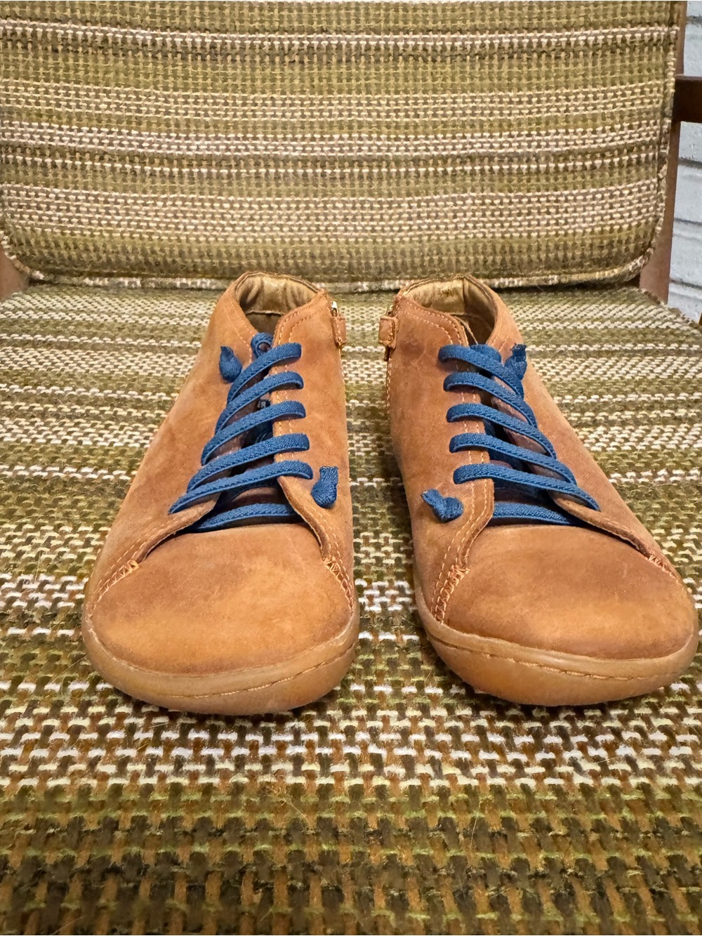 Camper Kid’s Chukka Boots in Tan with Blue Laces